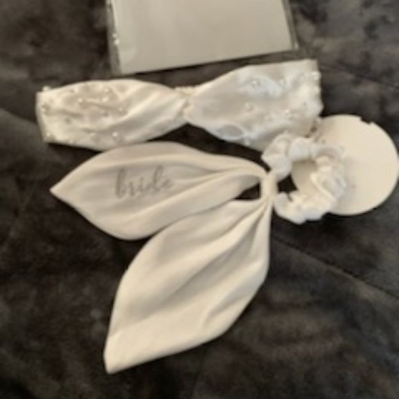 White Bride Pony Holder and Headband and balloon - Picture 3 of 3